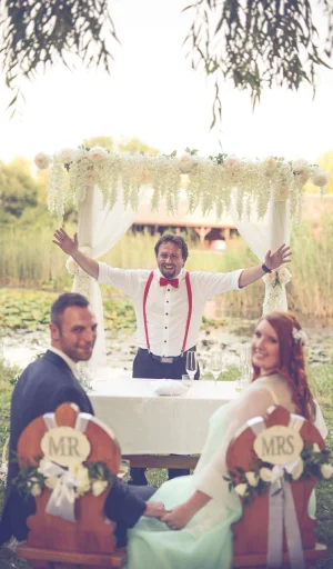 received_1631391823586953